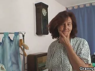 Masaje le dio éxtasis porno subtitulado online a la niña