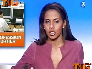 Desnuda en el sofá con ganas ver videos hentai sub español de masturbarse