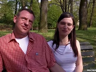 London Keyes se acaricia con un trios xxx subtitulado consolador