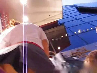 Tres perras se masturban a un miembro del videos hentai en sub español actor