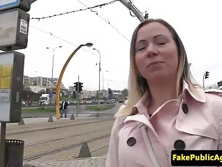 Las lesbianas hentai subtitulado español Tara Morgan y Lily Cade prefieren el juego de roles